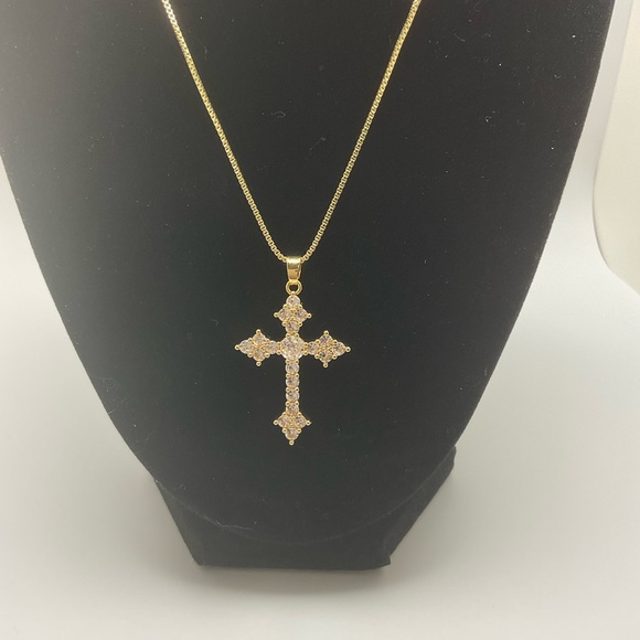 Gold plated cross necklace - Picture 3 of 3